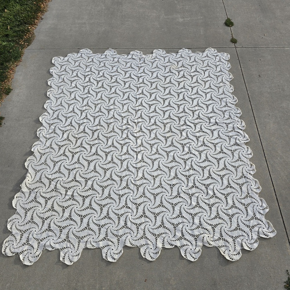 VTG Handmade Crochet Lace Bedspread Spiral Pinwheel Cottagecore 76x86 Full Queen - Picture 4 of 16